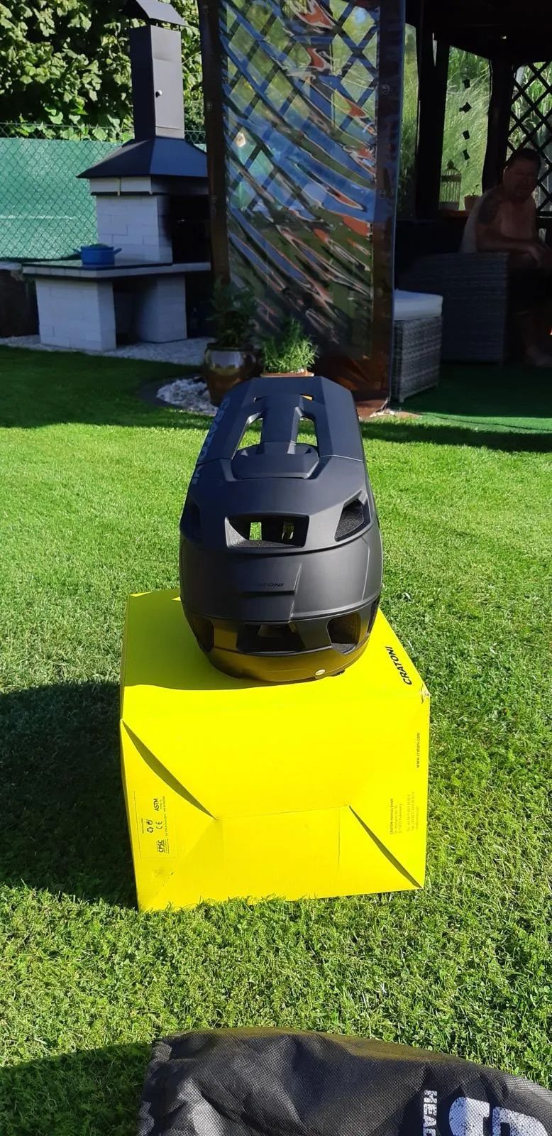Prodám helmu na enduro..