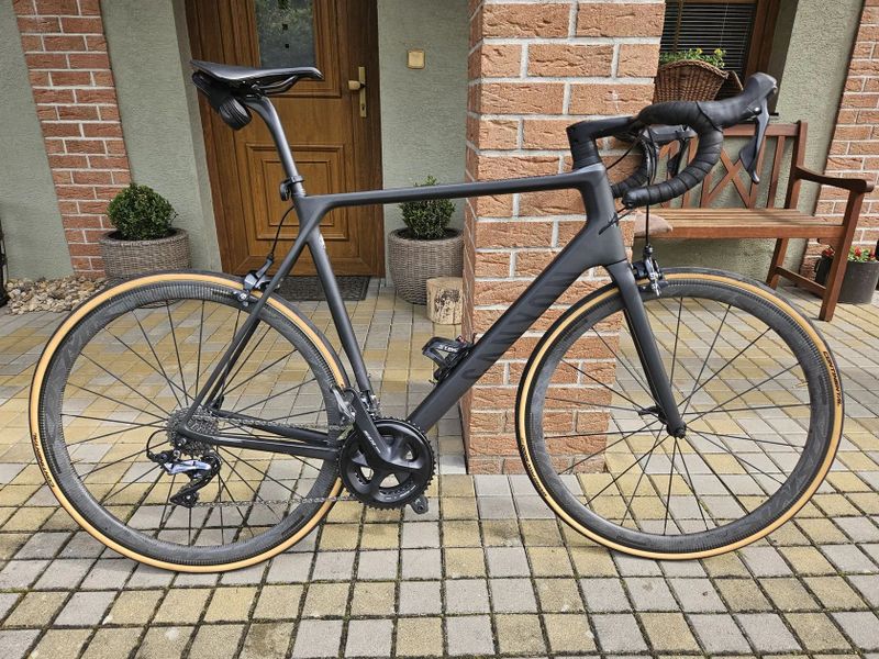 Canyon Ultimate CF SLX top model