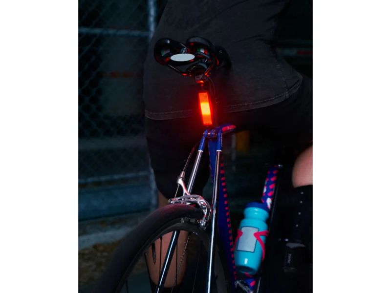 Zadní blikačka Knog BLINDER V BOLT