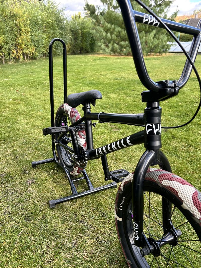 Dětské freestyle BMX kolo - CULT Juvenile 16" 2022 - Black