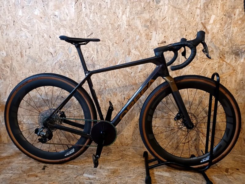 ORBEA TERRA M31e Team 1x cosmic CARBON viev/Metallica Olive green, velikost rámu M. 