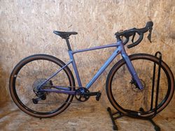 Gravel CUBE NUROAD EX 28 blueiris'n'lilac 2026 - velikost S