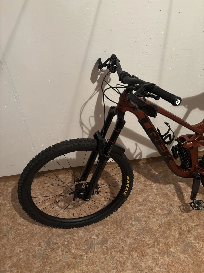 TREK SLASH 8