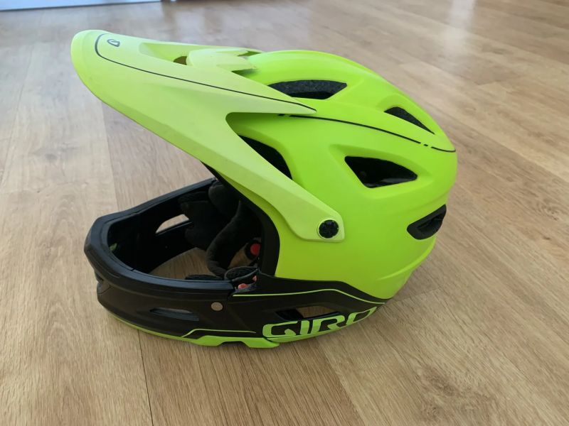 Giro Switchblade s odjímatelnou bradou
