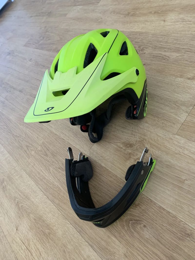 Giro Switchblade s odjímatelnou bradou
