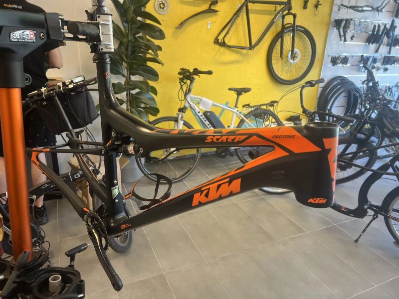 ⭐️⭐️ KTM Scarp Prestige – karbonový rám 29" + kliky SRAM XX1 + tlumič RockShox Monarch XX ⭐️⭐️