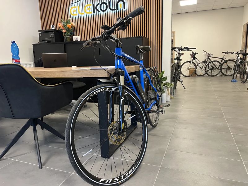 🚴‍♂ TREKINGOVÉ SUPER KOLO 💥 Obří výkon 750W 100N.M, dojezd AŽ 150KM, rychlost AŽ 50KM/H. TOP STAV!