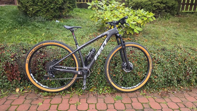 Juniorské karbonové kolo Felt 29", velikost S