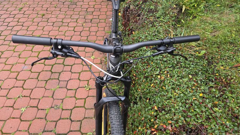 Juniorské karbonové kolo Felt 29", velikost S