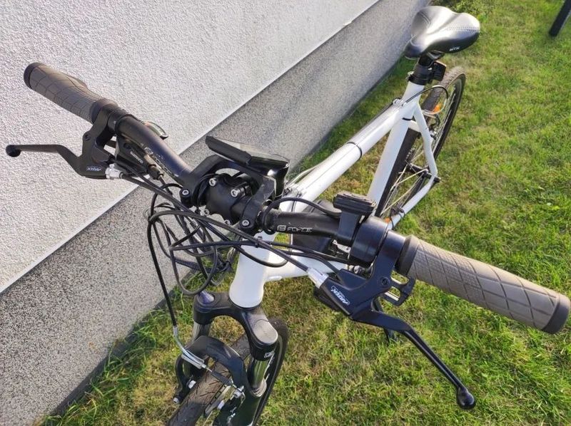 PRODEJ - Trekové kolo s EVBIKE středovým motorem