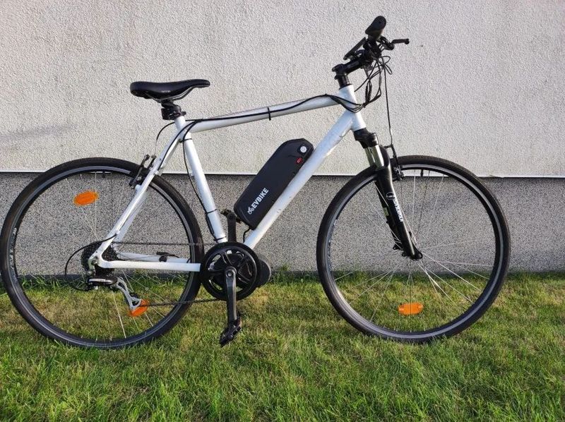 PRODEJ - Trekové kolo s EVBIKE středovým motorem