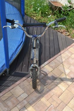 koloběžka ocelová pevná , kola 12" bytelné i pro dospělé