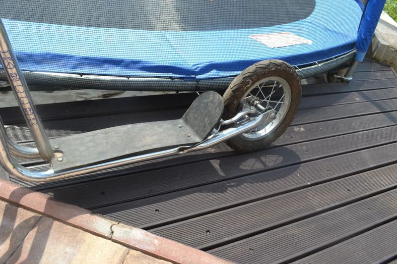 koloběžka ocelová pevná , kola 12" bytelné i pro dospělé