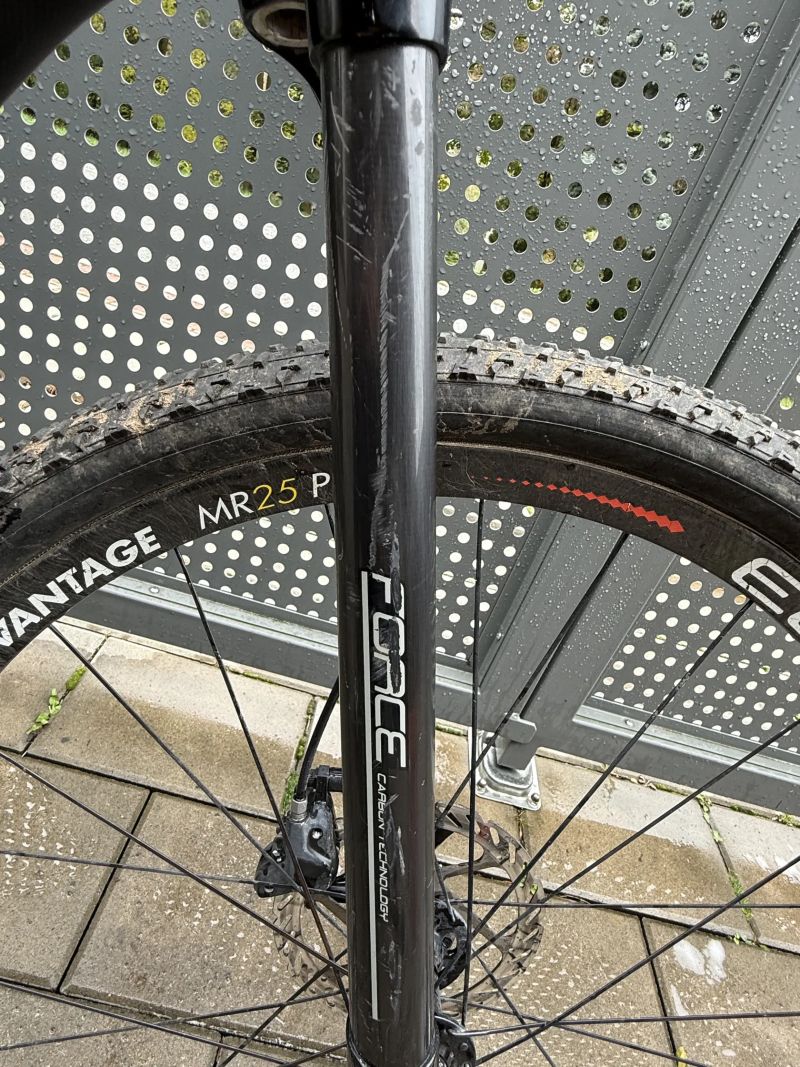 Lehké dětské karbonové kolo