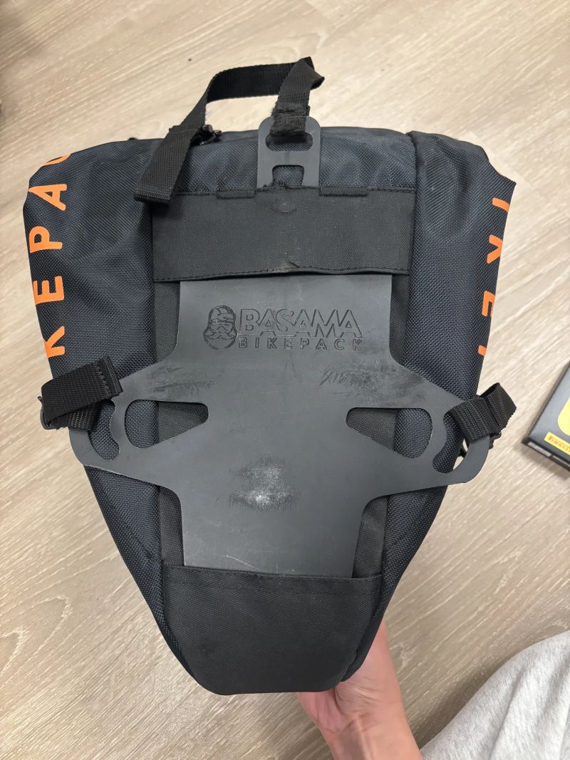 Podsedlová brašna BASAMA SADDLE PACK 14L