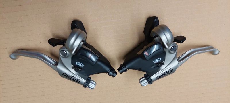 řadící,brzdové páky Shimano Deore 3x9
