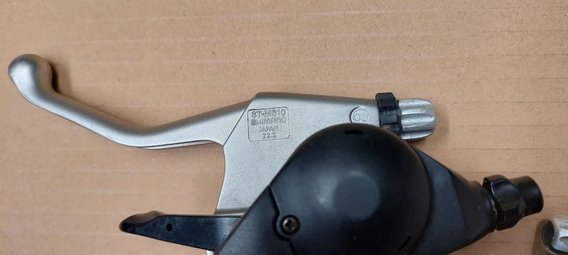 řadící,brzdové páky Shimano Deore 3x9