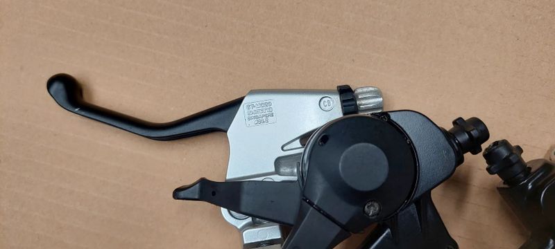 řadící,brzdové páky Shimano Alivio 3x8