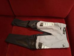 Leatt MTB 4.0 Gravity Junior Pant Titanium 2023 - vel. M