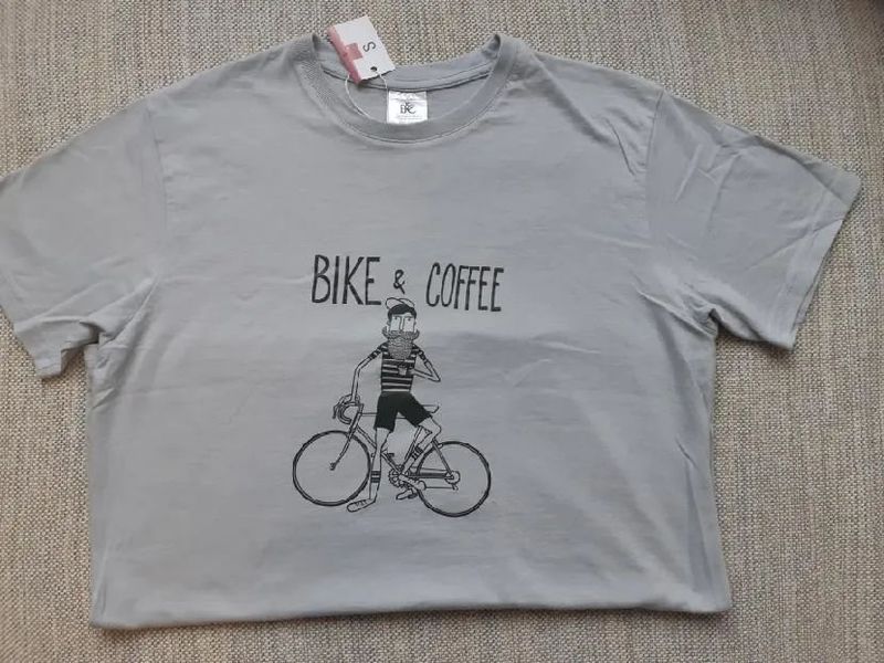 Prodám 2 ks nových košíků Elite Willier, cena za oba 400 Kč a nové trčko velikost S.