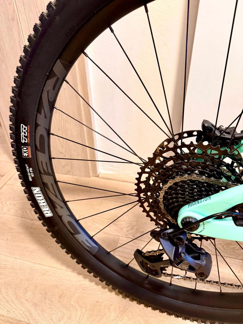 Orbea Occam m30 sl Eagle [ Vel.L] carbon FOX34.....TOP STAV