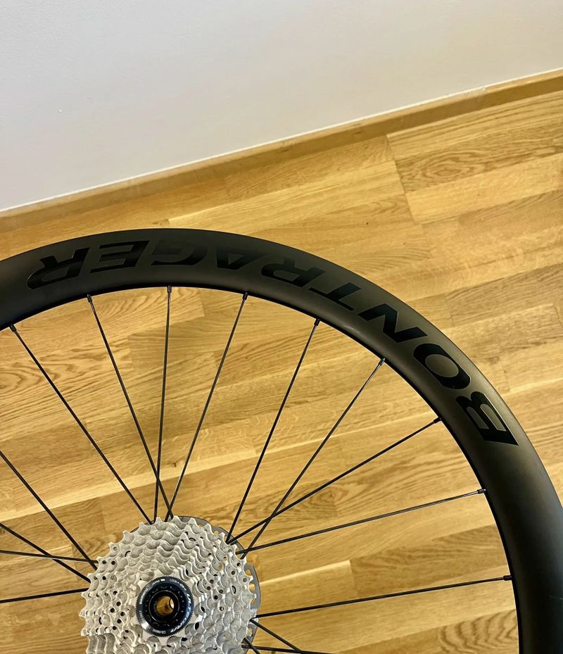 Prodám karbonová kola Bontrager Aeolus Pro 51 TLR Disc