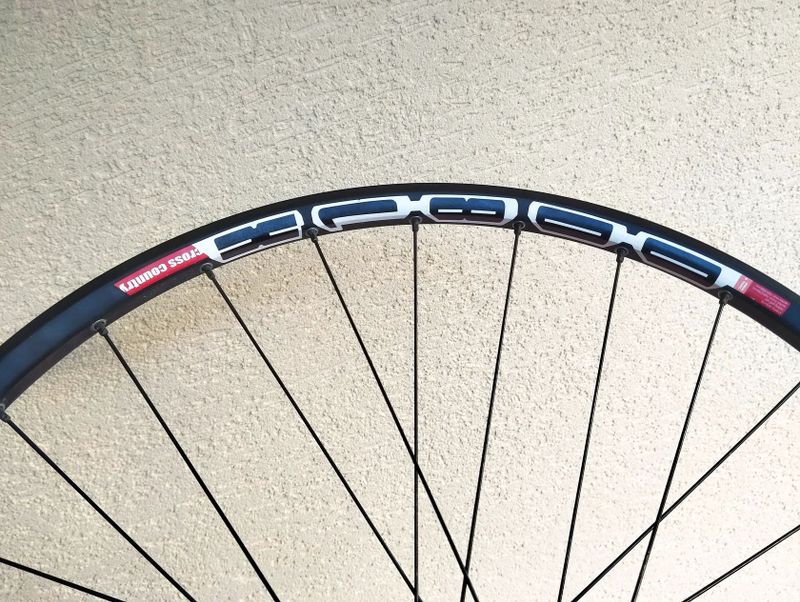 DT Swiss X1800 - téměř nové 