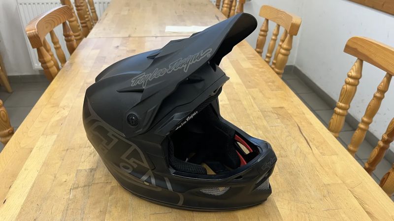 Helma Troy Lee Designs D3, vel. L