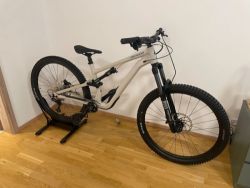 Prodám Specialized Stumpjumper 15, jako nové, v záruce do léta 2027
