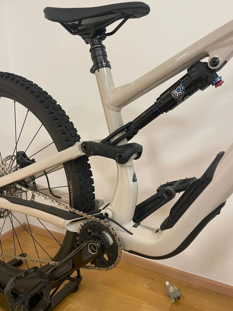 Prodám Specialized Stumpjumper 15, velikost S4, jako nové, v záruce do léta 2027