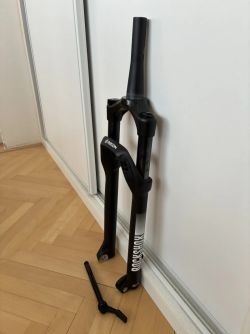 odpružená vidlice Rock Shox Recon