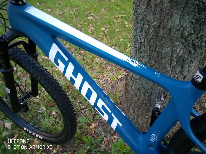 Nové karbonové kolo GHOST LECTOR SF LC - Sky / Star White