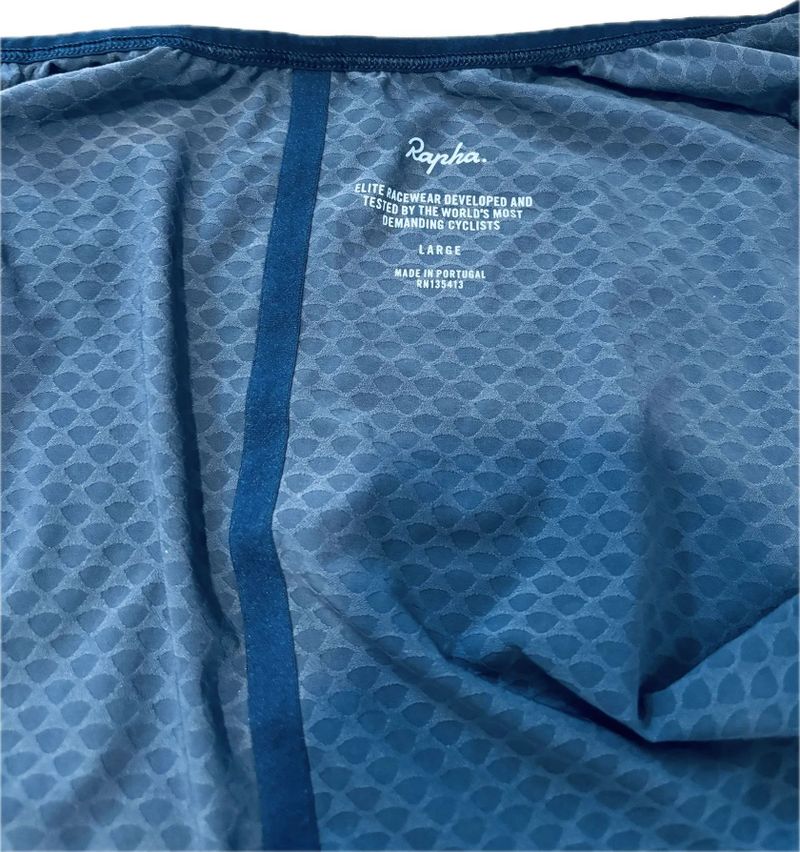 Silničářský dres od špičky v oboru- Rapha Pro Team