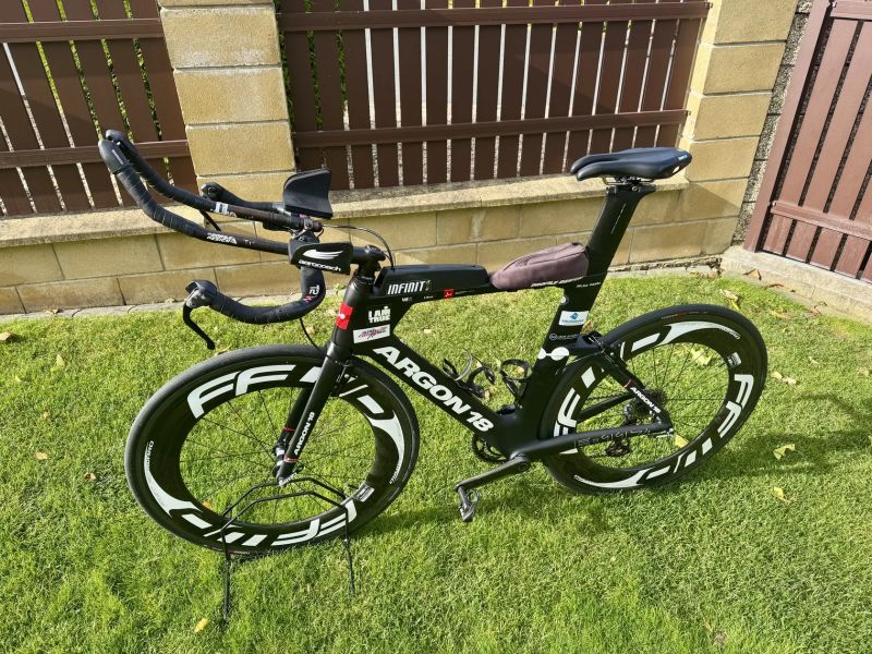 Argon 18 E-117 TriArgon 18 E-117 Tri – elektronické řazení + wattmetr, top stav - první majitel