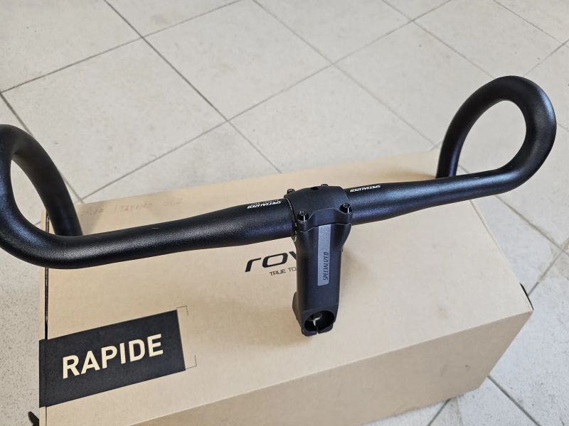 Specialized řidítka 44cm + představec 110mm