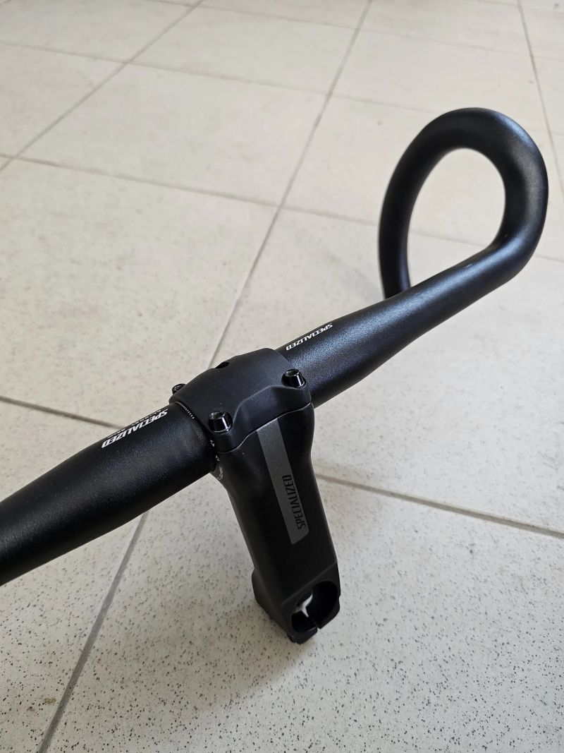 Specialized řidítka 44cm + představec 110mm