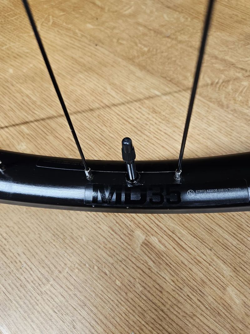 BONTRAGER zapletená kola