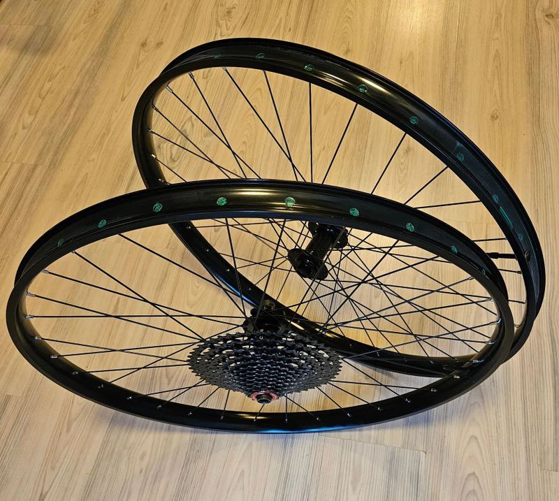 BONTRAGER zapletená kola