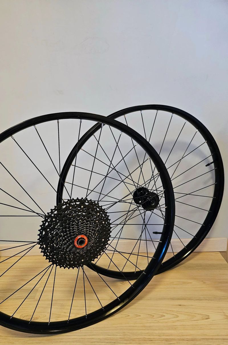 BONTRAGER zapletená kola