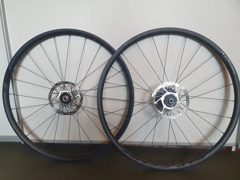 Fulcrum db500 + kazeta sram Force+kotouče komplet sada top stav