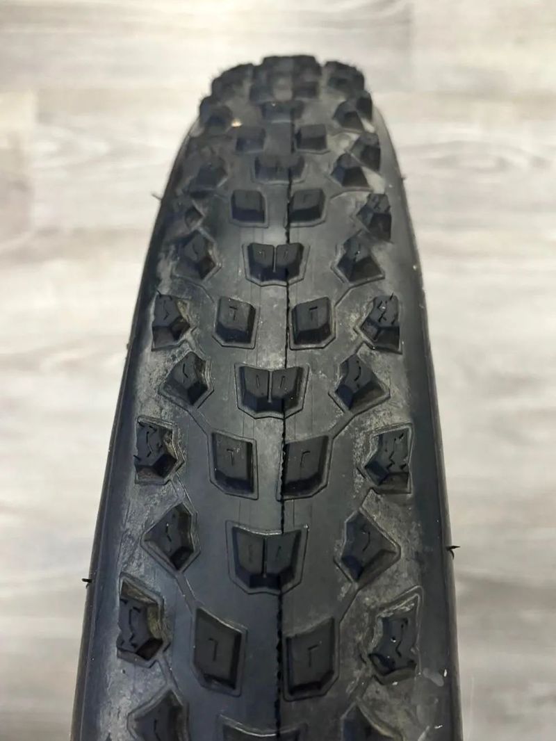 Zánovní pláště Pirelli MTB 2.3