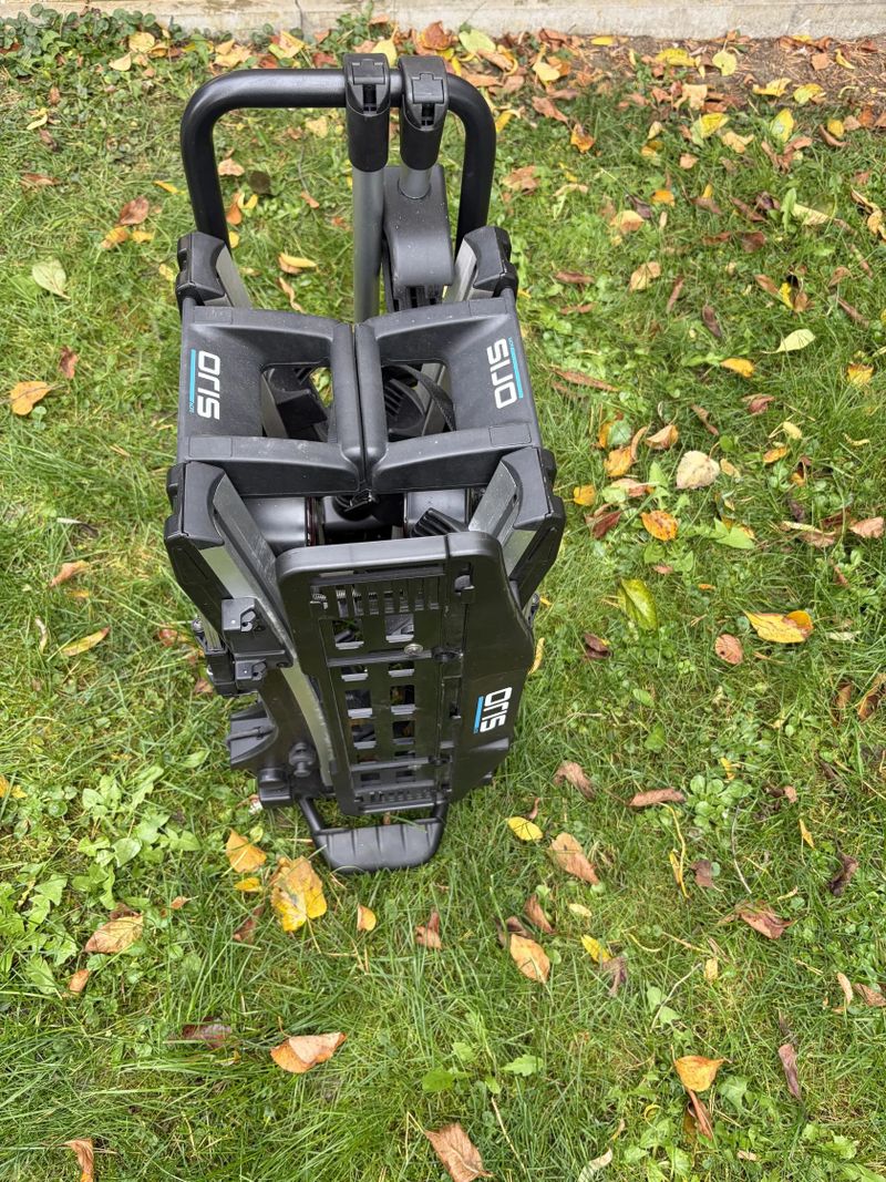 Nosič na dvě jízdní kola na tažné zařízení 