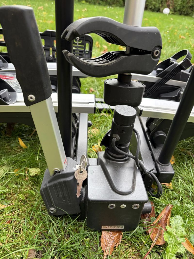 Nosič na dvě jízdní kola na tažné zařízení 