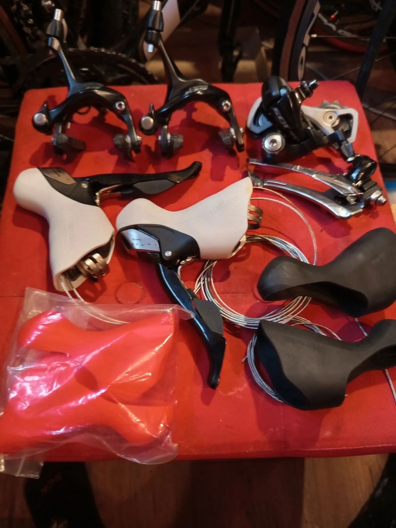 Kompletní sada Shimano 105 R5700 10s