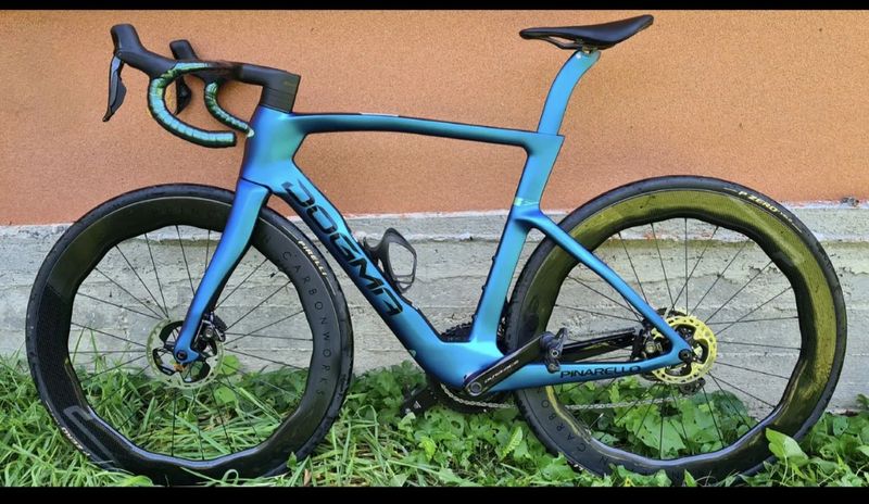 Pinarello dogma F 2025