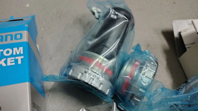 Středové složení Shimano SM-BB52