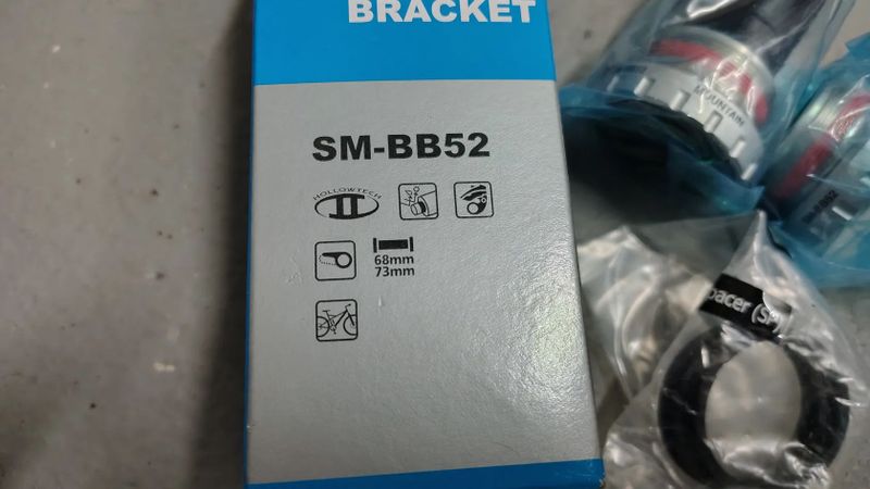 Středové složení Shimano SM-BB52