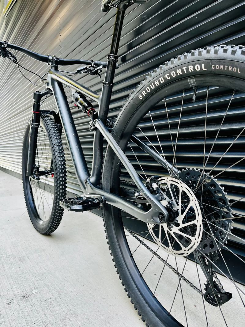 Specialized EPIC EVO Comp Karbon 29” - ROCKSHOX SID 120mm - 11,7Kg