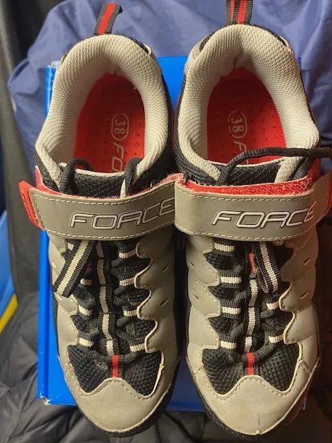 Tretry Force tourist vel. 38