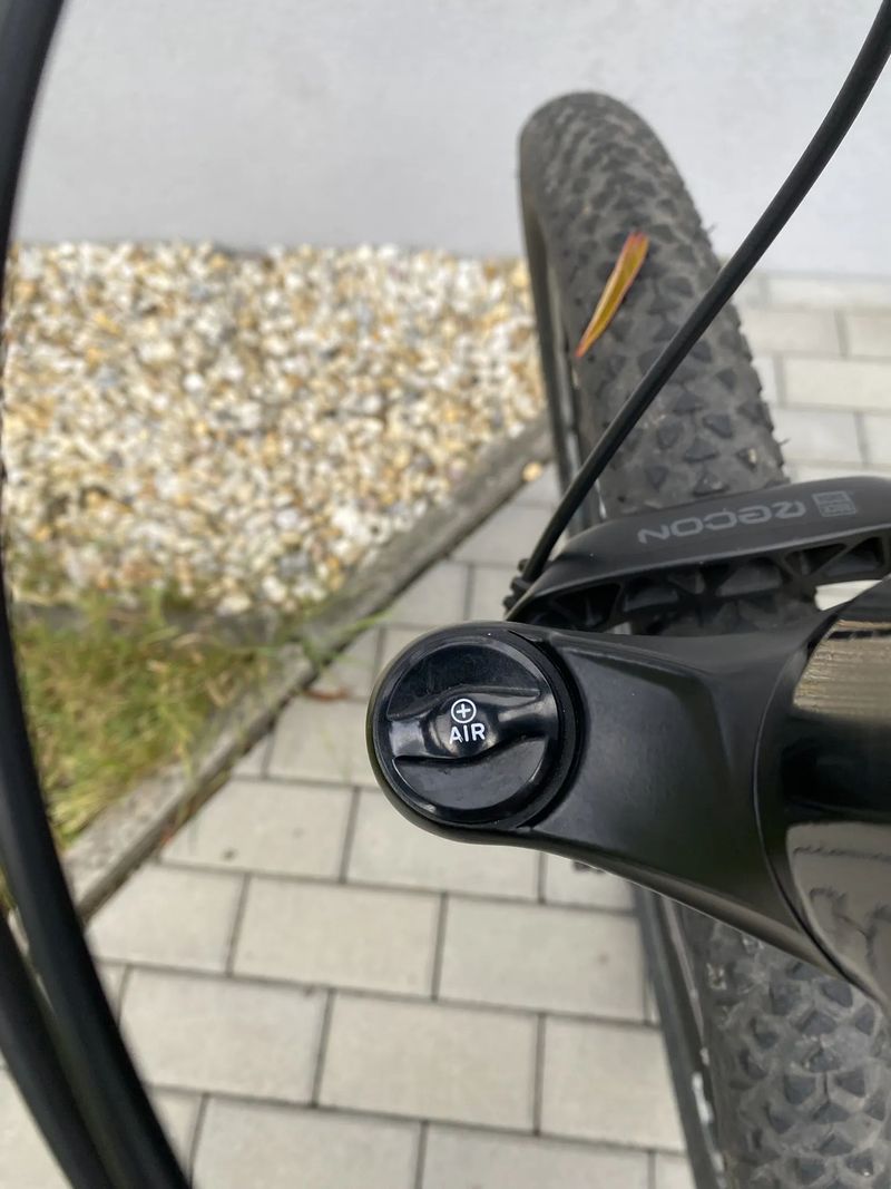 HEAD X-RUBI 5 (2023) – 29", Rock Shox Recon, SRAM, HBC, vel. M